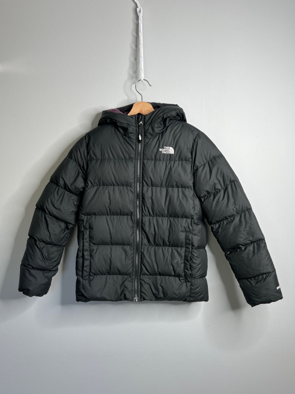 The North Face Girls' 550 Down Fill Puffer Jacket size L 14/16 Black and Purple